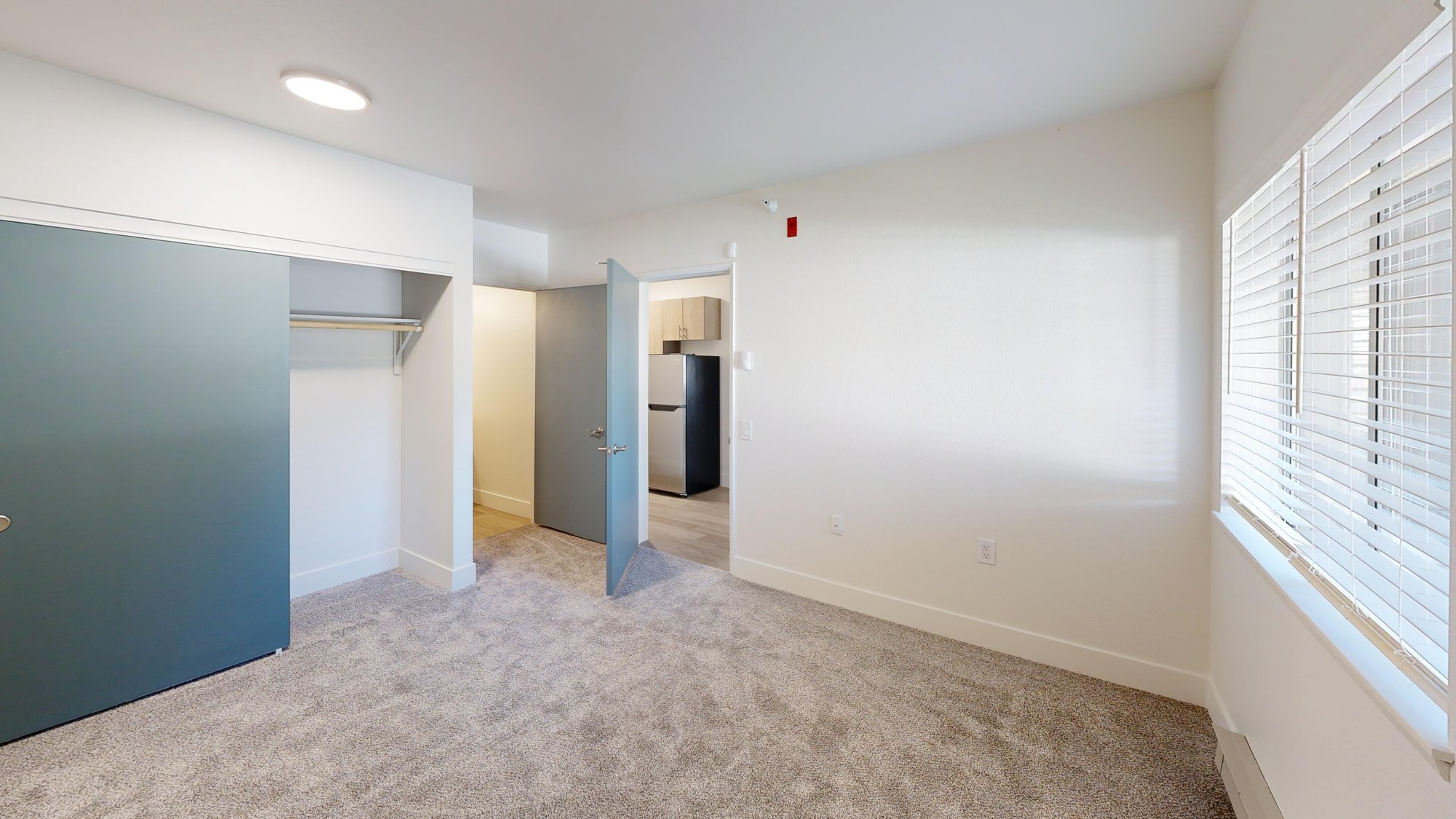 Columbus-Estates-IL-2-bed-889-sqft-Bedroom-1