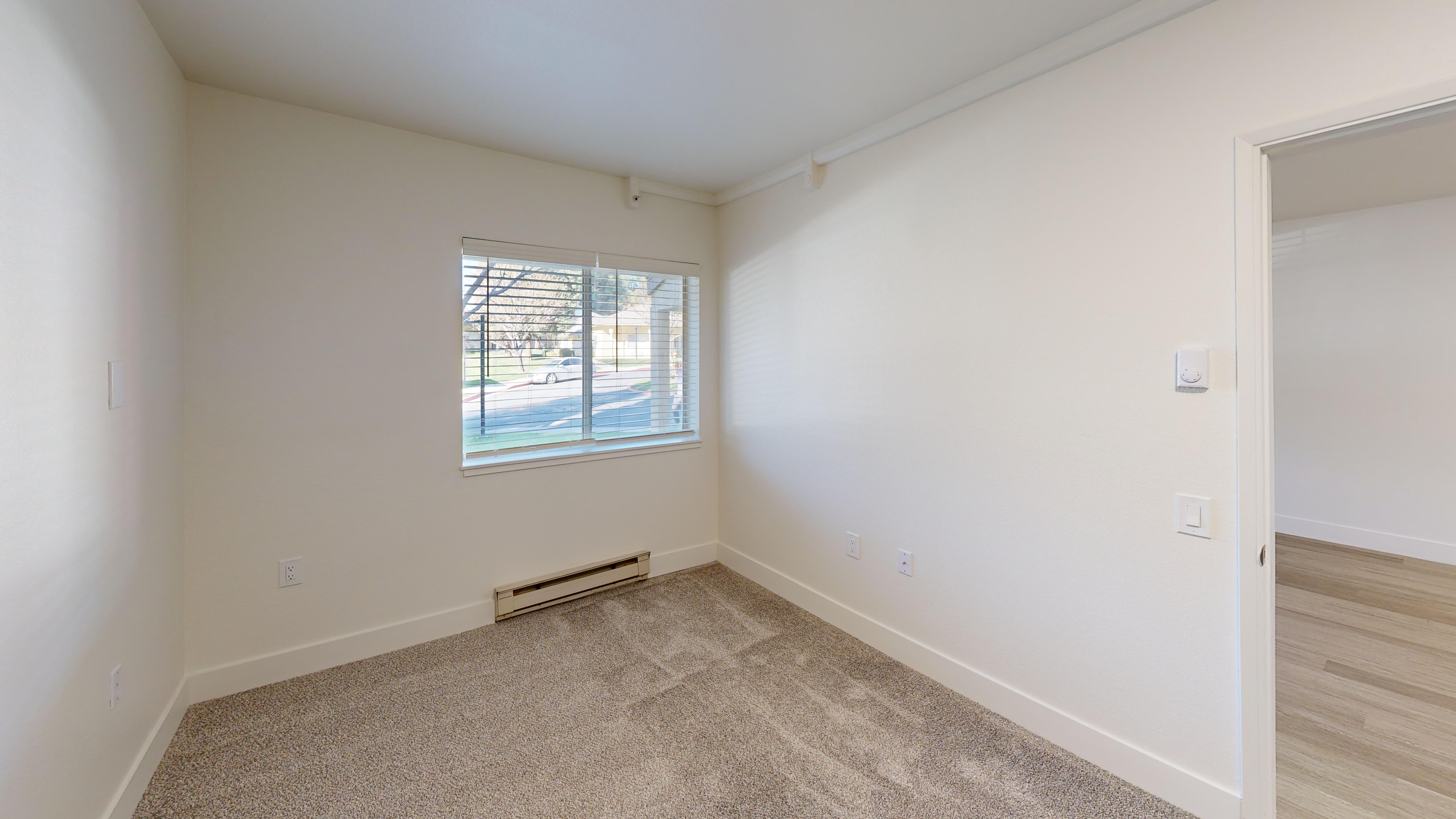 Columbus-Estates-IL-1-bed-542-sqft-Bedroom