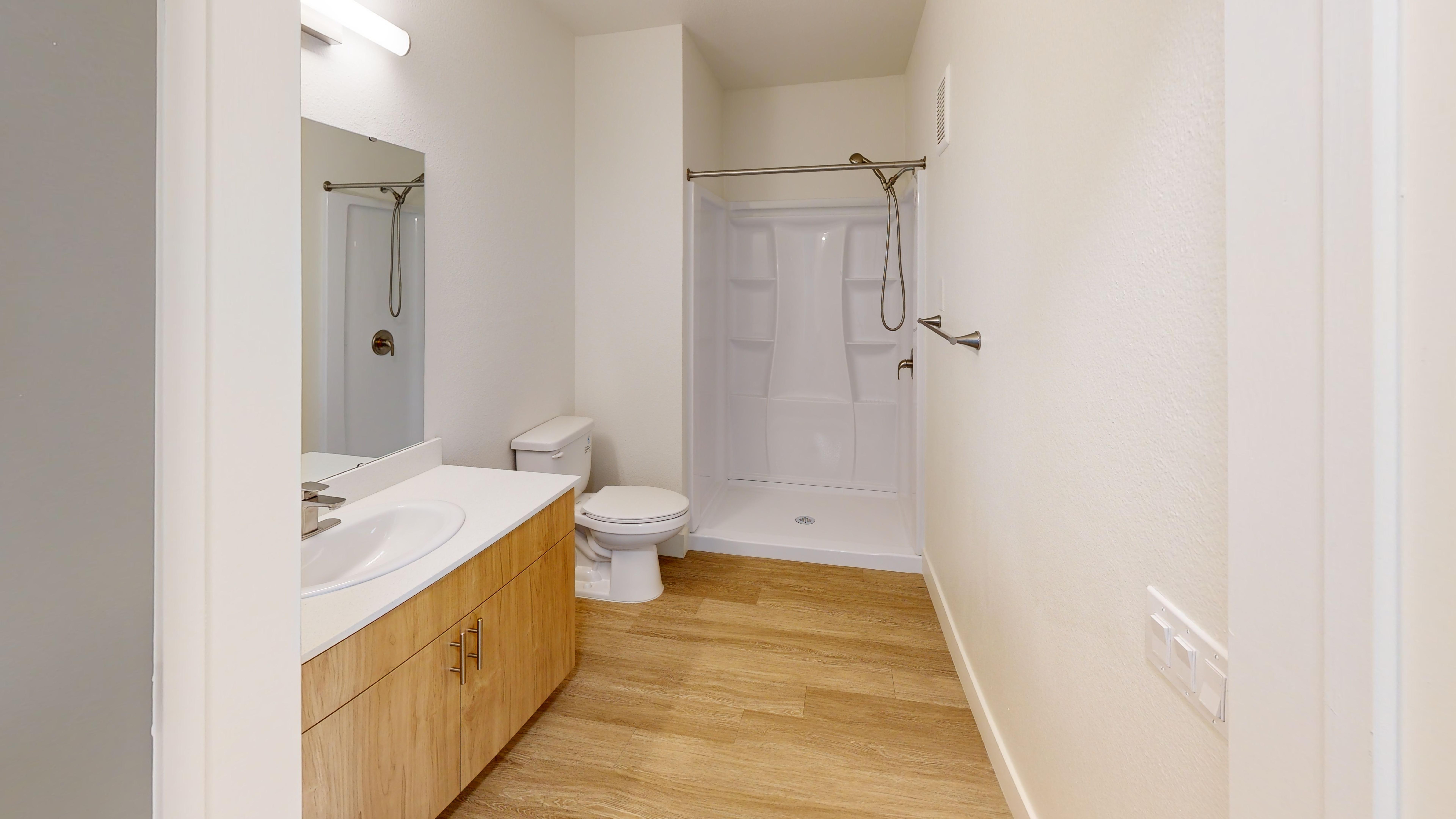 Columbus-Estates-IL-1-bed-550-sqft-Bathroom