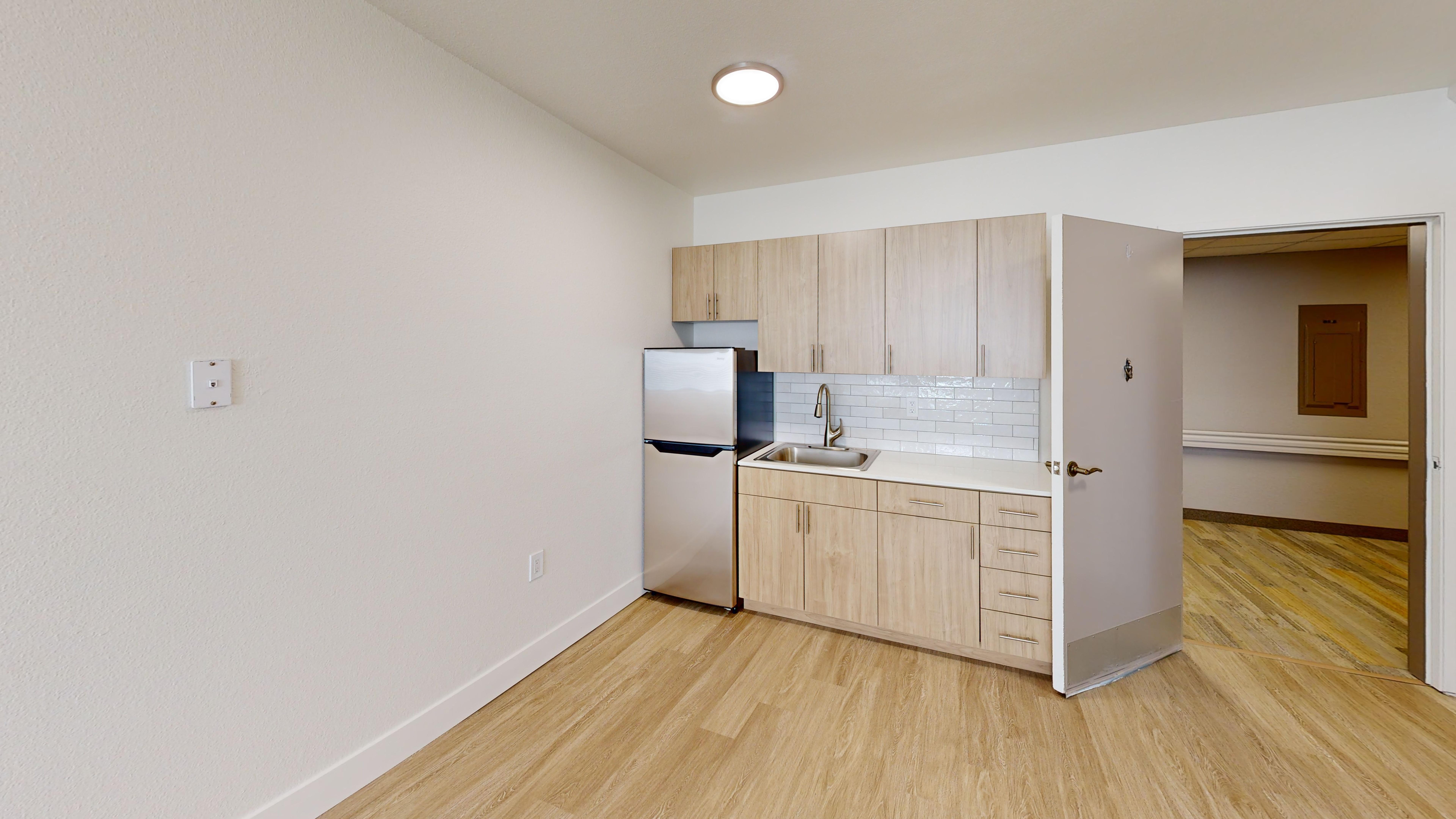 Columbus-Estates-IL-1-bed-550-sqft-Kitchen