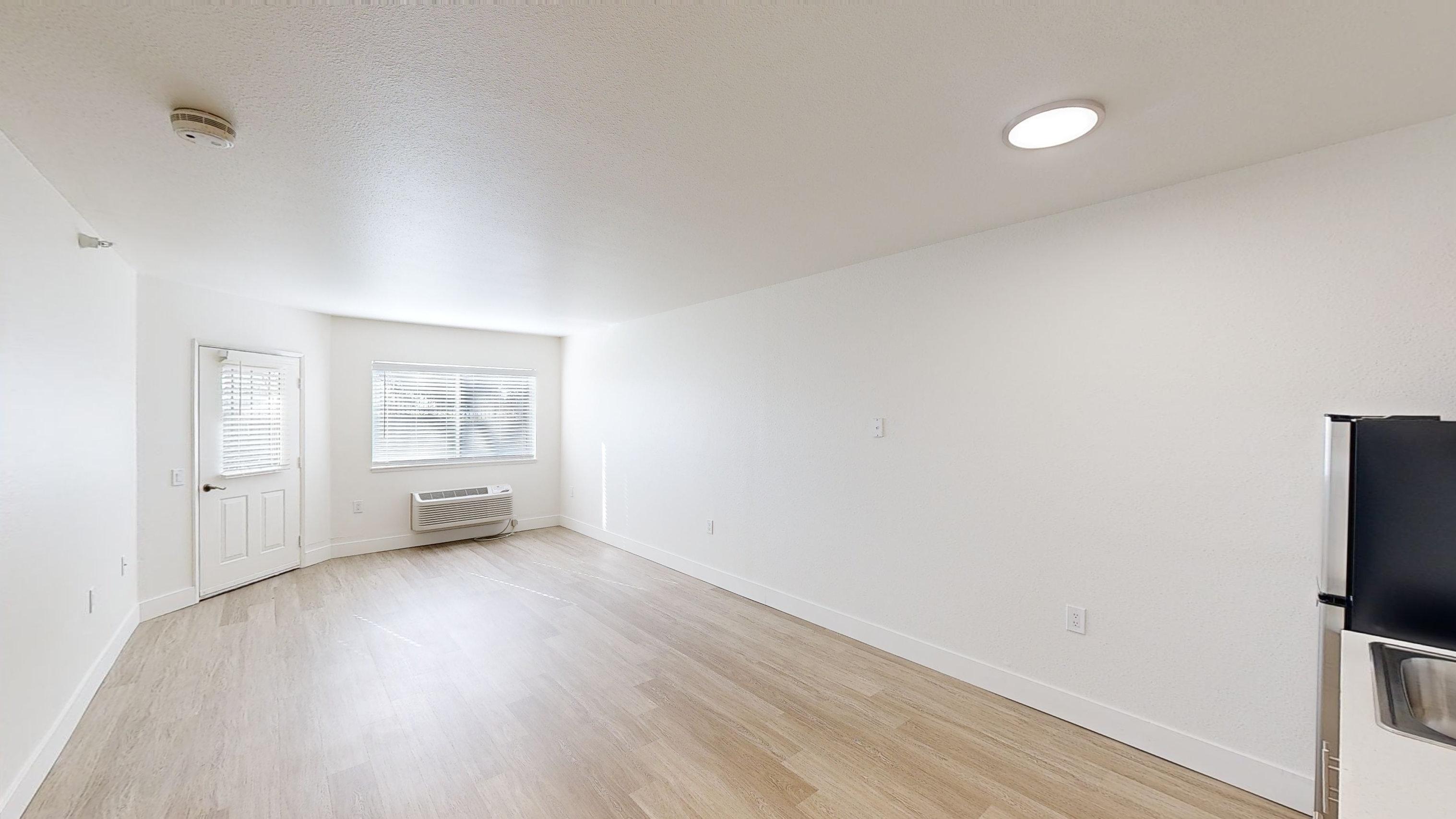 Columbus-Estates-IL-1-bed-550-sqft-One-Bedroom-Apartment