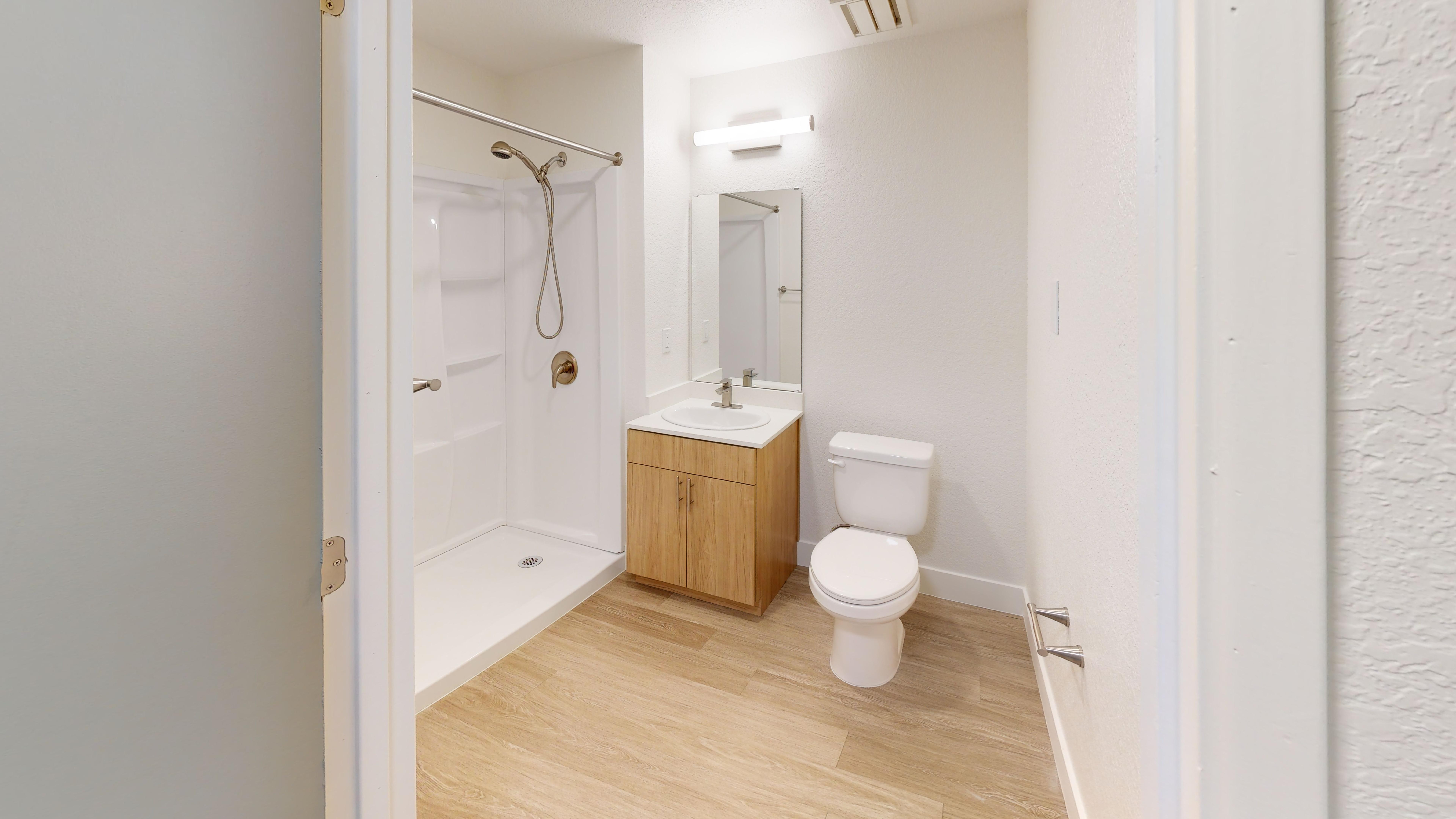 Columbus-Estates-IL-2-bed-1060-sqft-Bathroom
