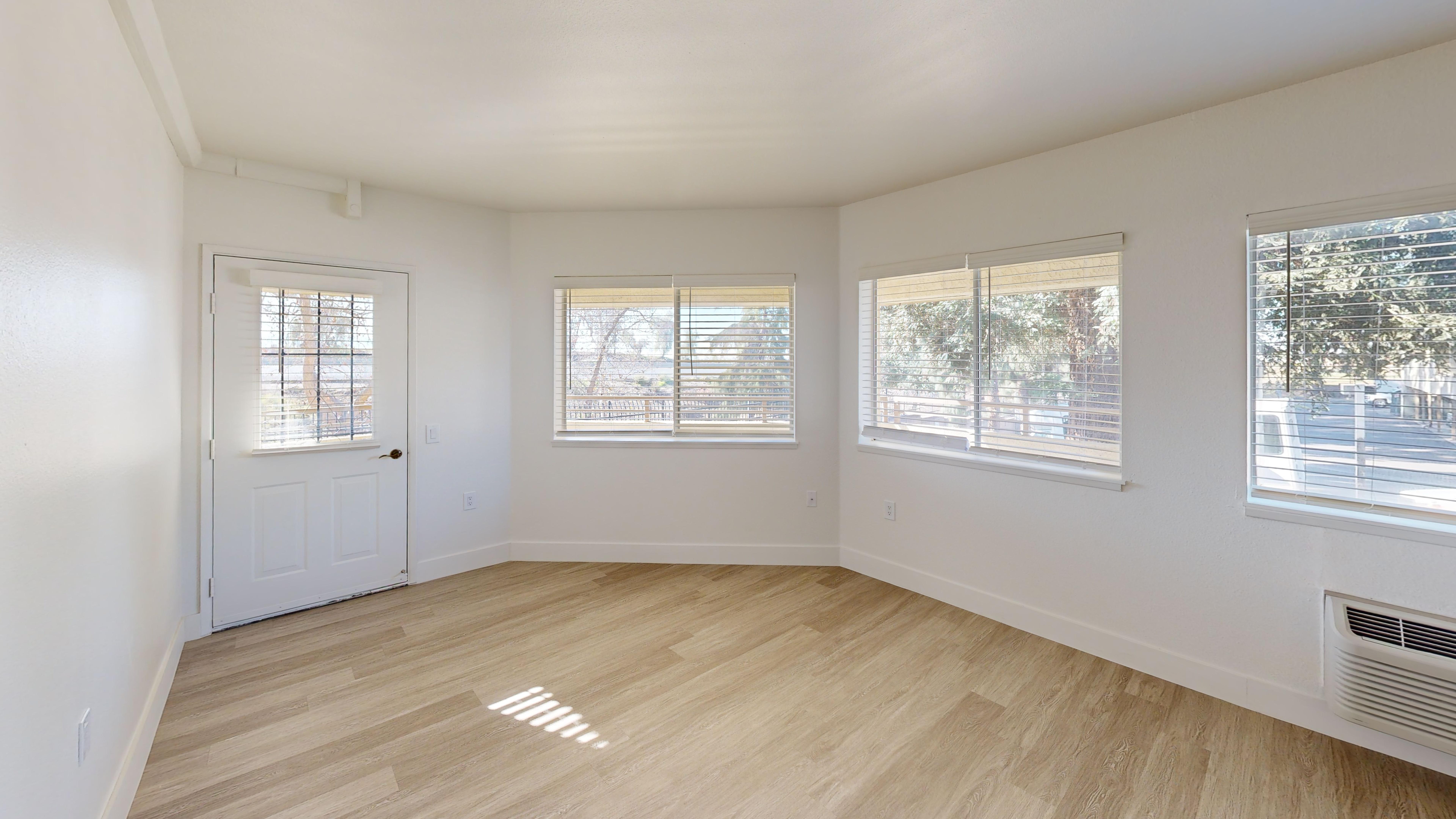Columbus-Estates-IL-2-bed-889-sqft-Living-Room