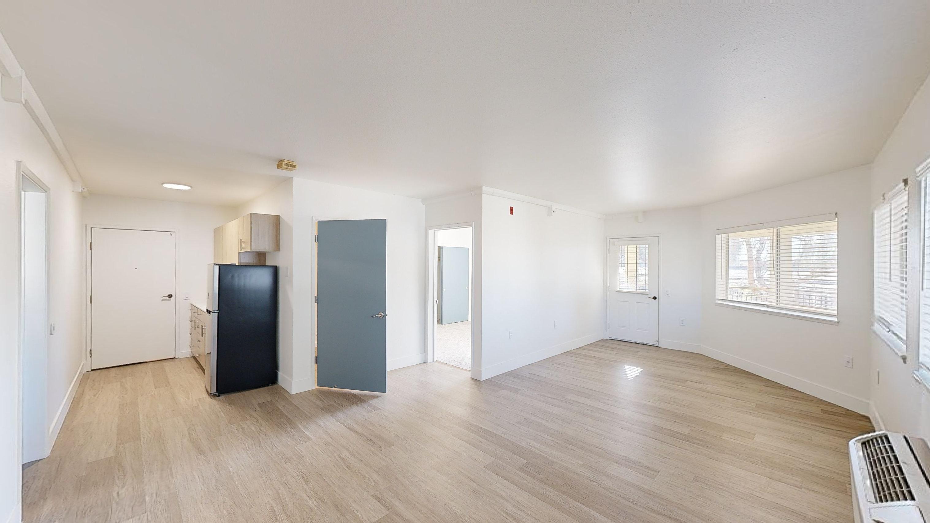 Columbus-Estates-IL-2-bed-889-sqft-Two-Bedroom-Apartment