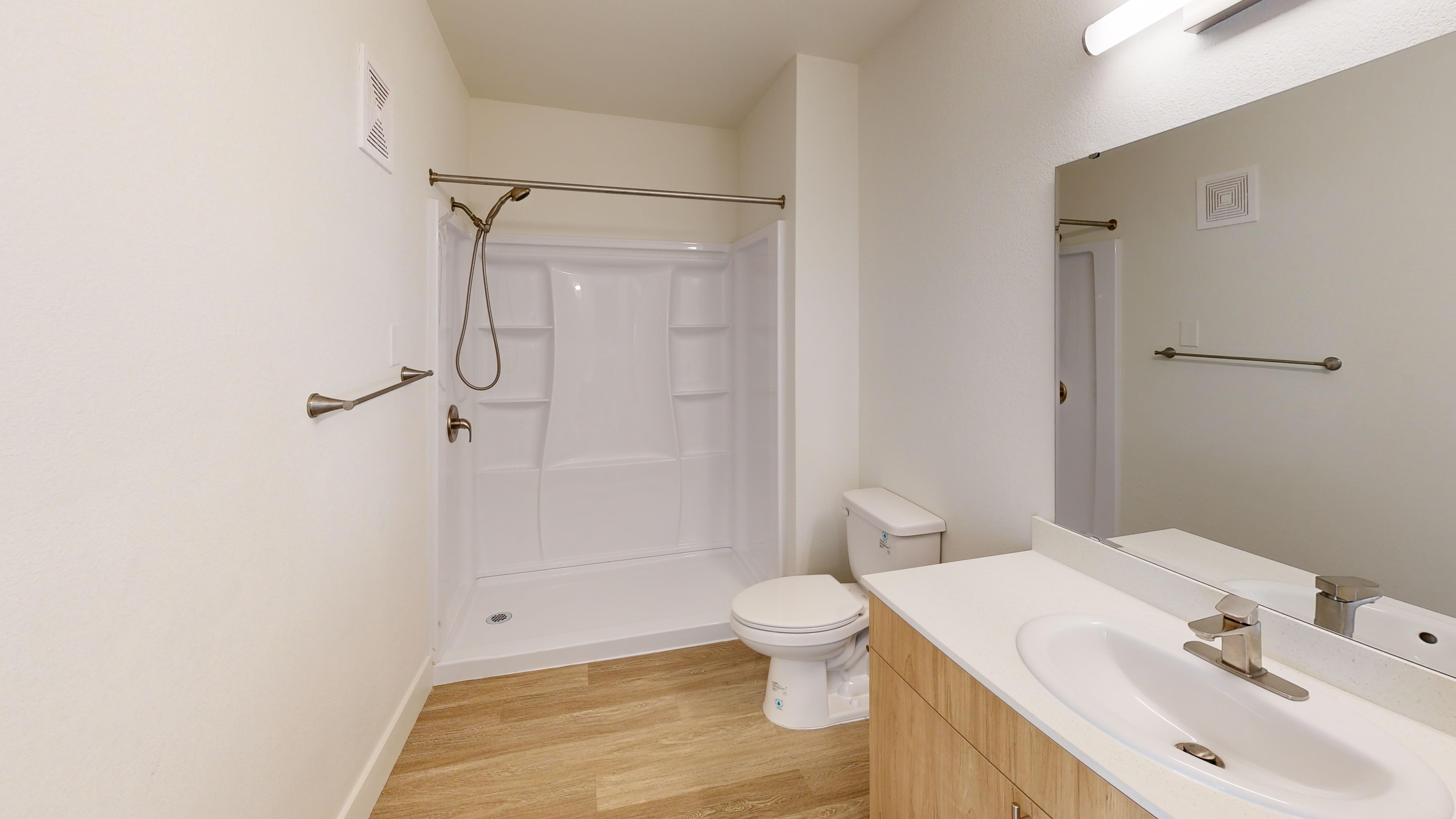 Columbus-Estates-IL-Studio-410-sqft-Bathroom