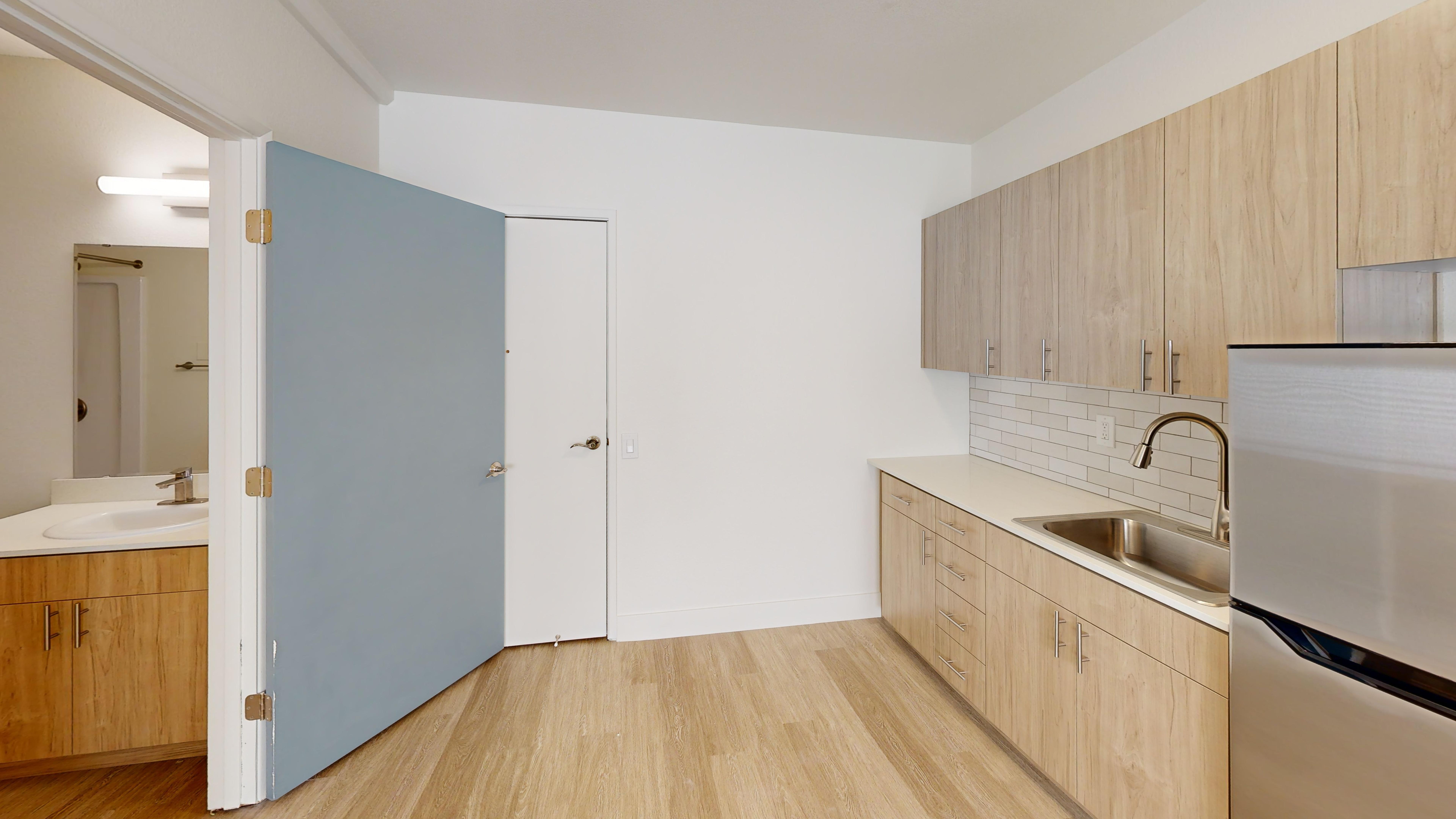 Columbus-Estates-IL-Studio-410-sqft-Kitchen 1