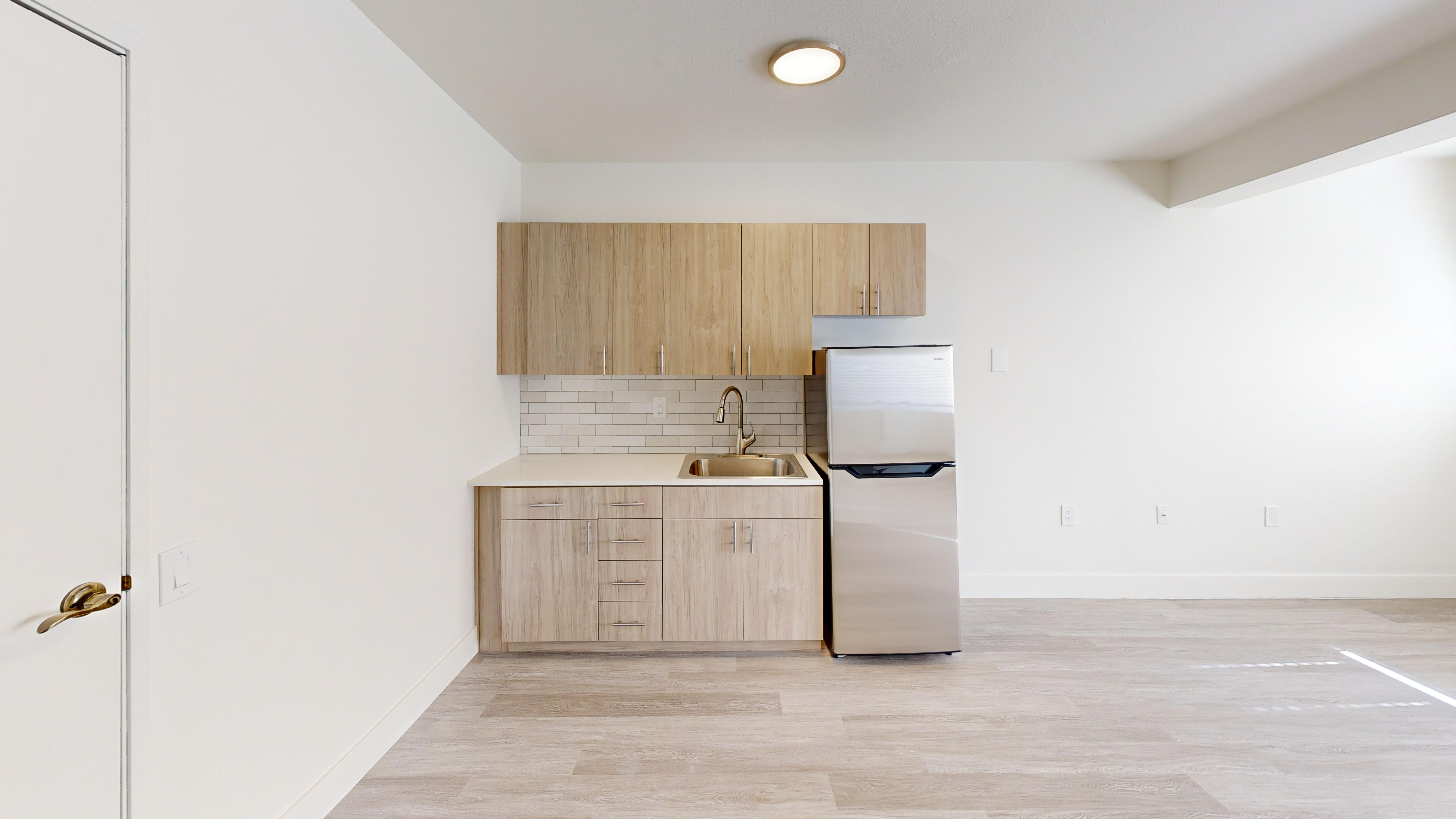 Columbus-Estates-IL-Studio-410-sqft-Kitchen