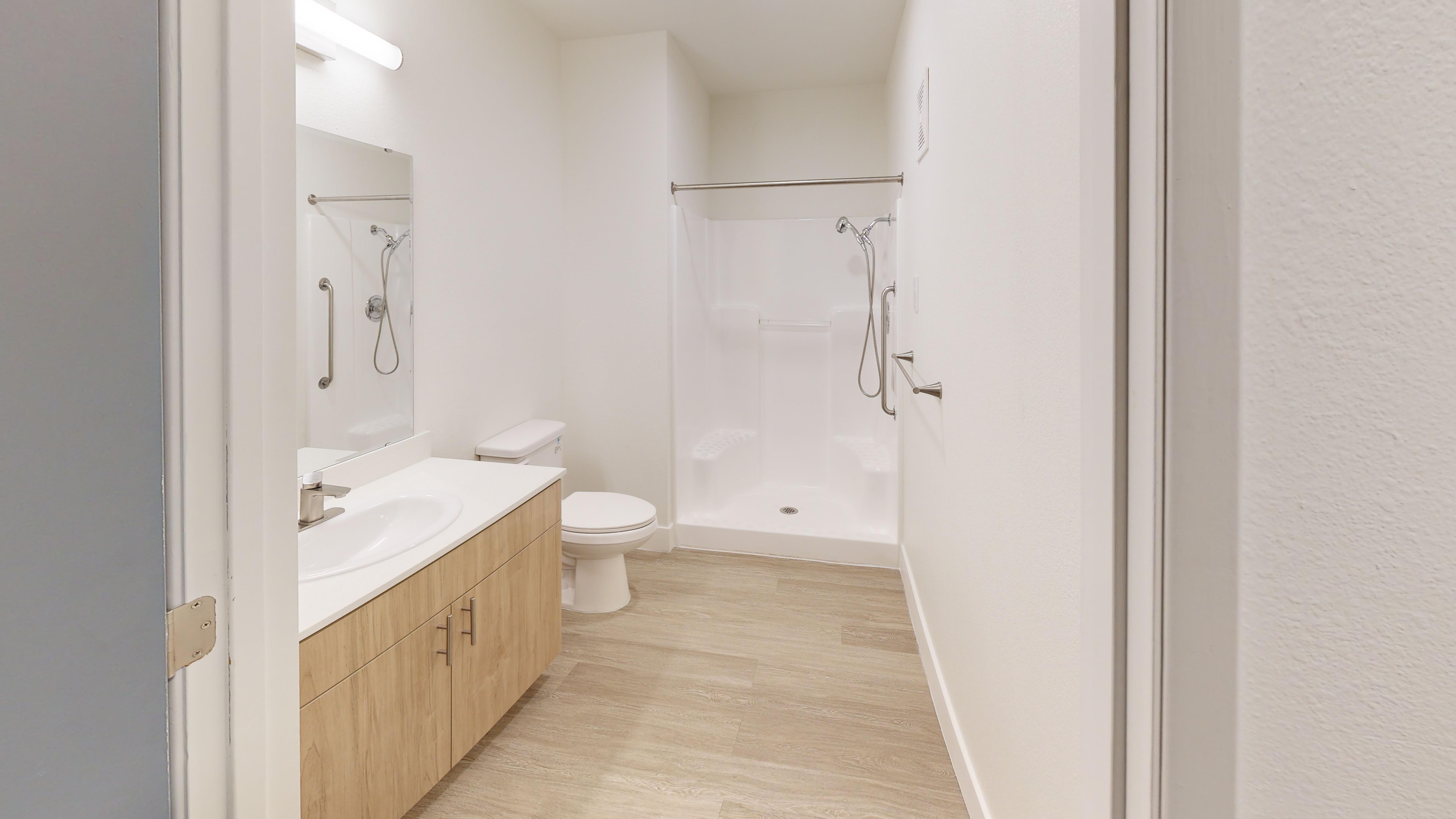 Columbus-Estates-IL-Studio-418-sqft-Bathroom