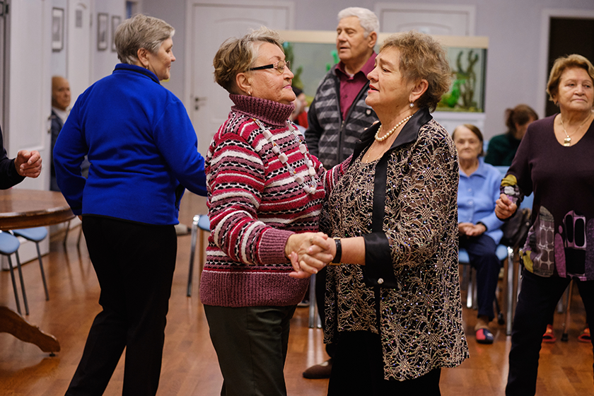 petersburg-russia-september-2018-social-municipal-house-elderly-people-daytime